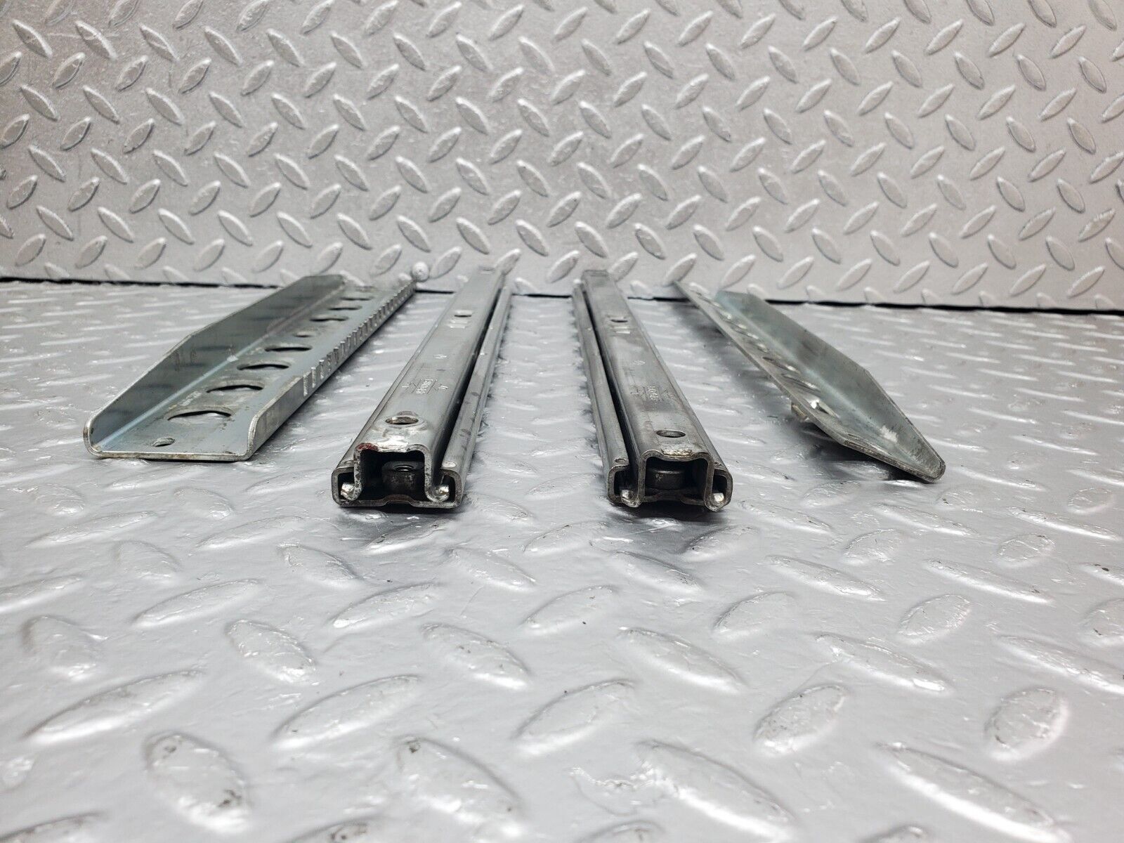 44532 Mercedes-Benz W123 280E Front Right Seat Rail Pair