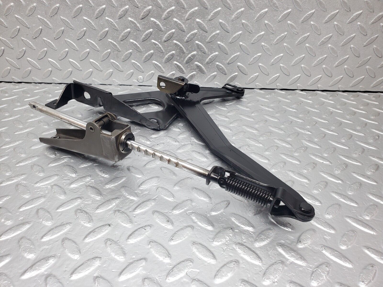 44310 Mercedes-Benz W123 280E Handbrake Regulator