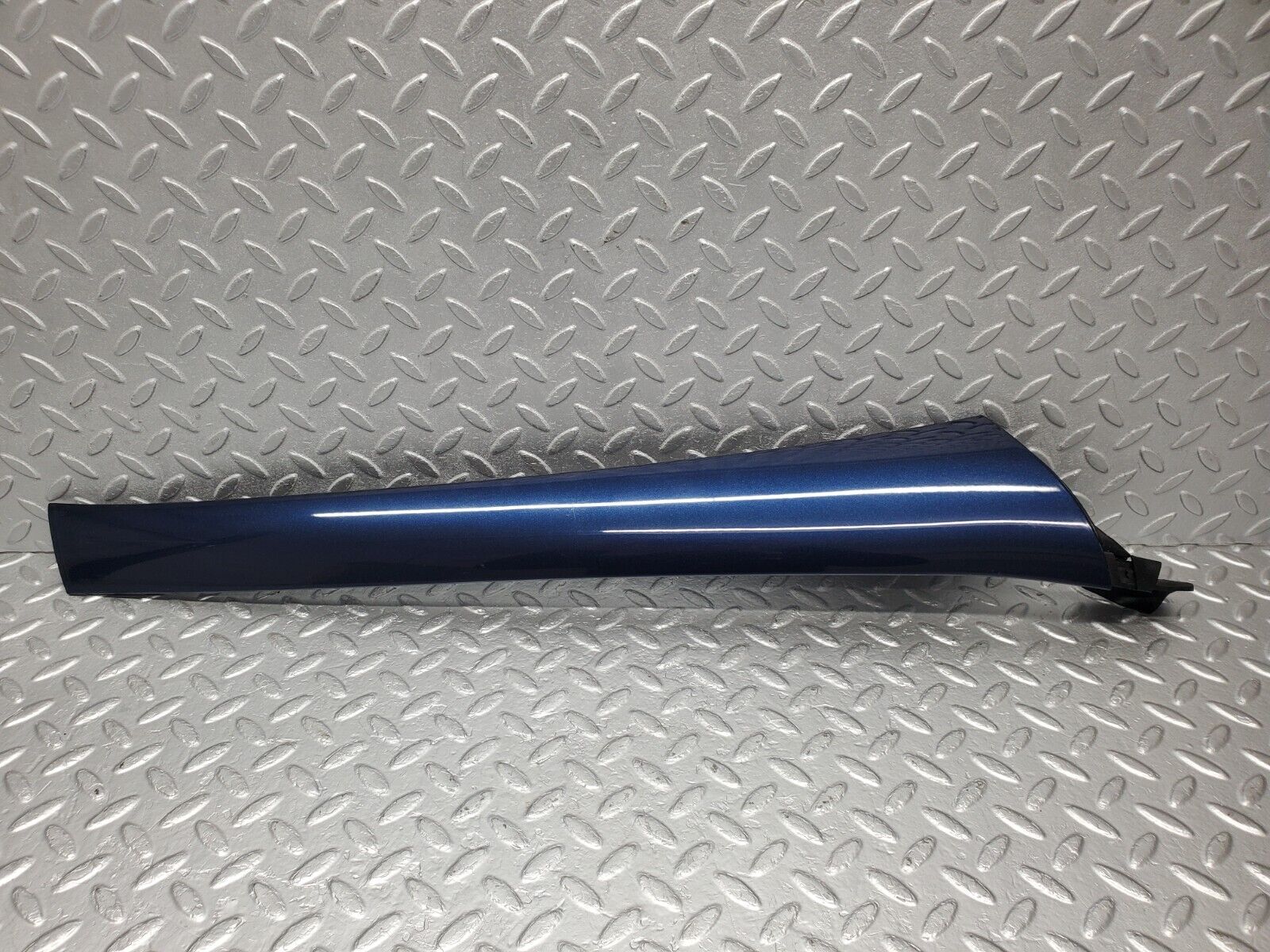 46758 Mercedes-Benz R129 320SL Coupe A Pillar Exterior Trim Left 1296980118 1296980198