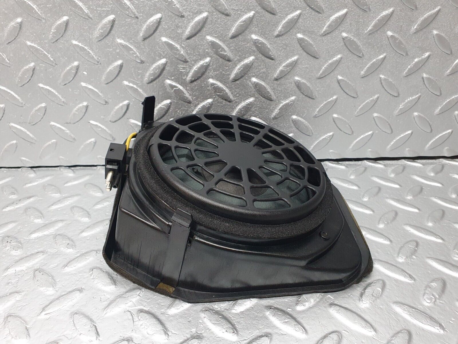 41789 Mercedes-Benz W202 C200 Front Door Loudspeaker Left 2028206902