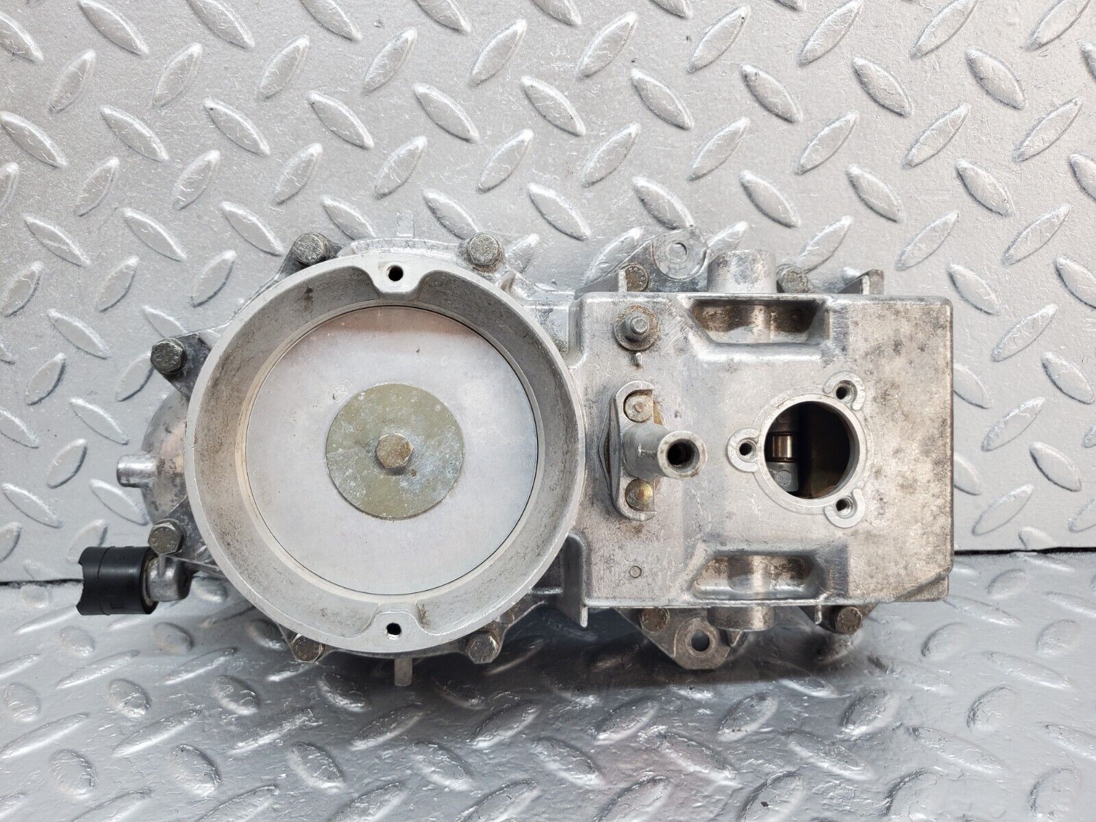 45425 Mercedes-Benz 280E M110.983 Air Flow Mass Meter Sensor Bosch 0438120115 1101410790