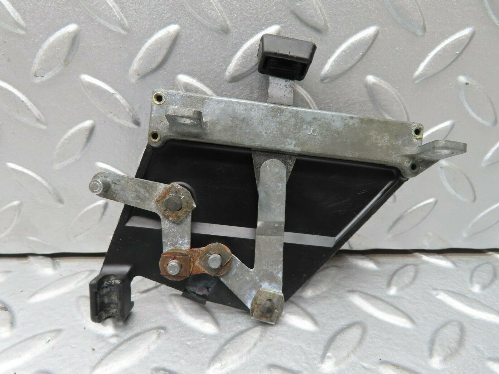 15607 Mercedes-Benz R107 450SL Air Vent Control Lever Right 1078300485