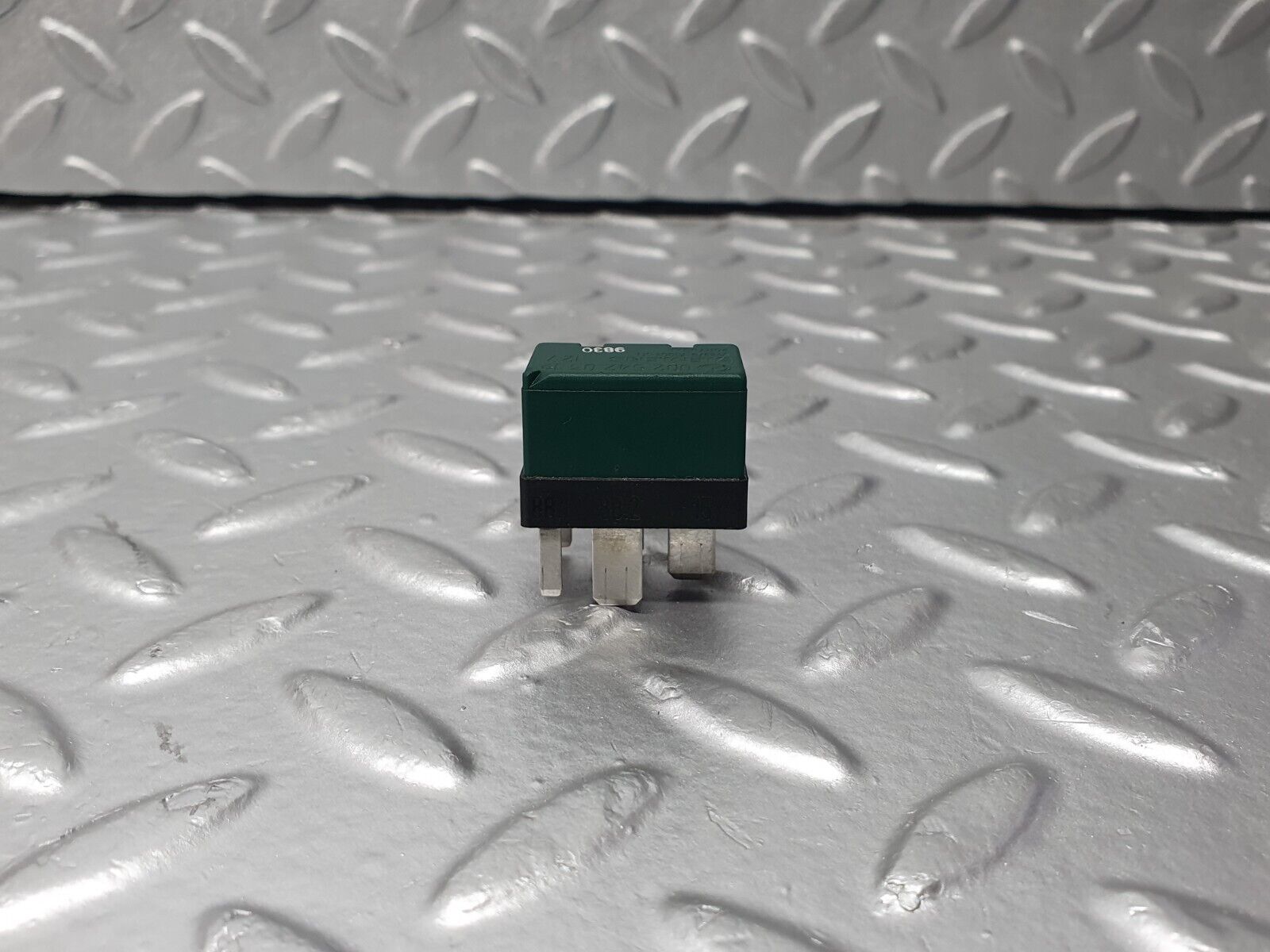 41798 Mercedes-Benz W202 C200 Overload Relay 0025420319