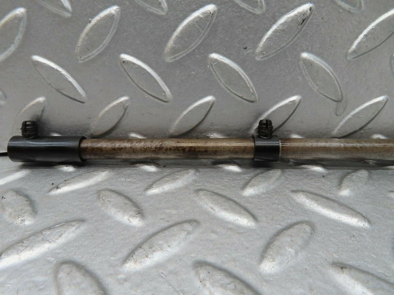 15684 Mercedes-Benz 1979 R107 450SL Camshaft Oil Tube