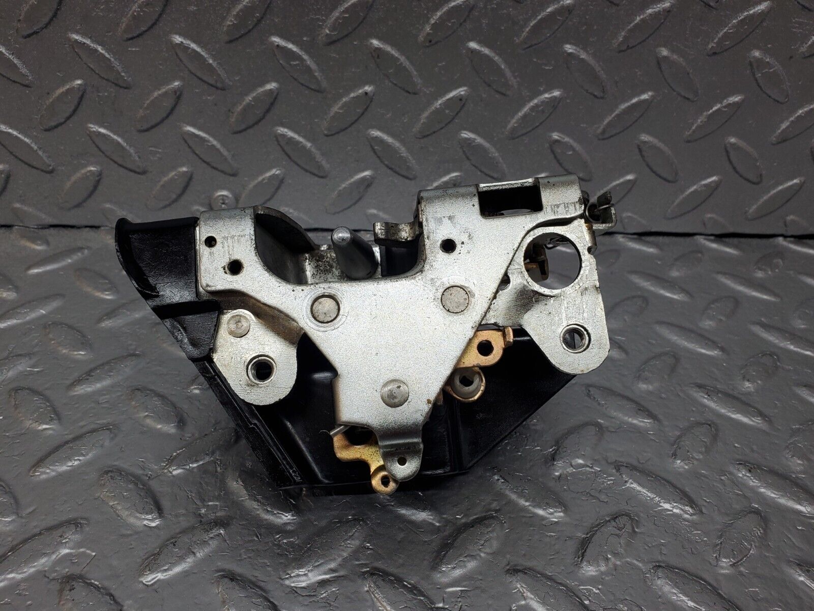 44439 Mercedes-Benz W123 280E Rear Right Door Lock Mechanism 1237330208