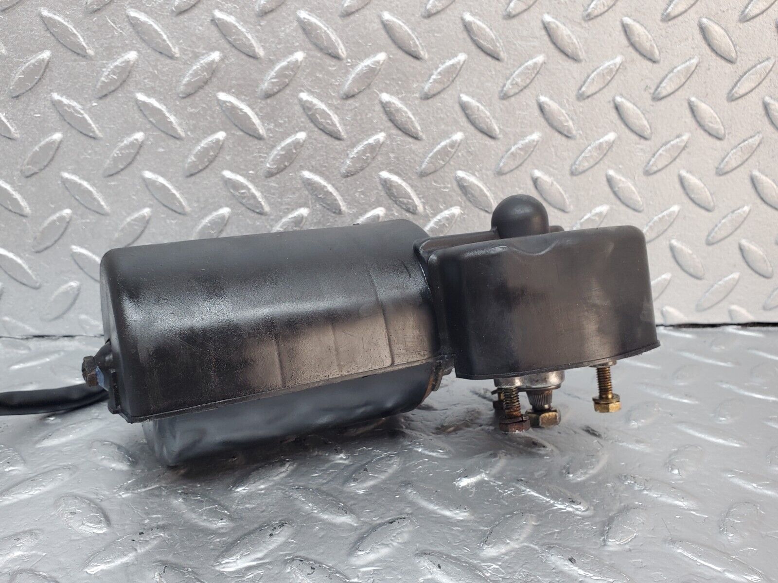 45821 Mercedes-Benz W126 420SE Windscreen Wiper Motor & Cover Bosch 0390341086 3390591015