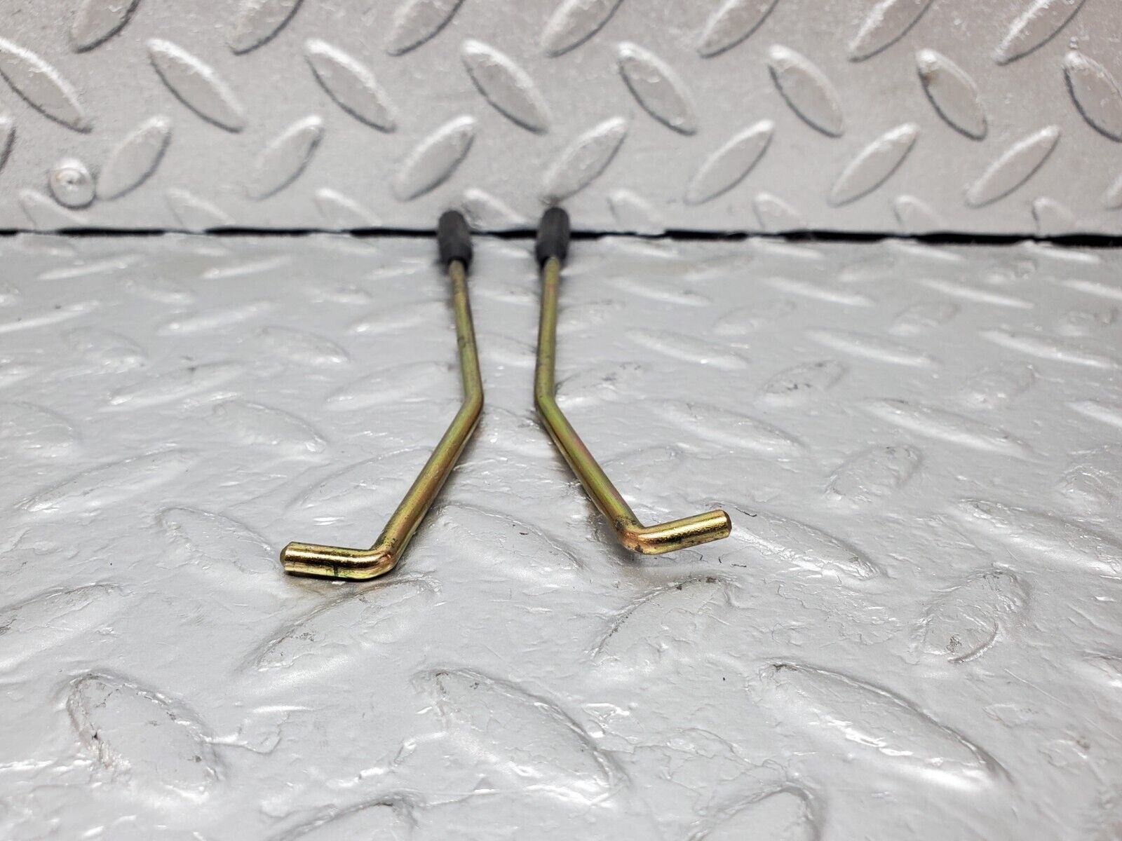 44829 Mercedes-Benz W124 220E Front Door Lock Knob Pair