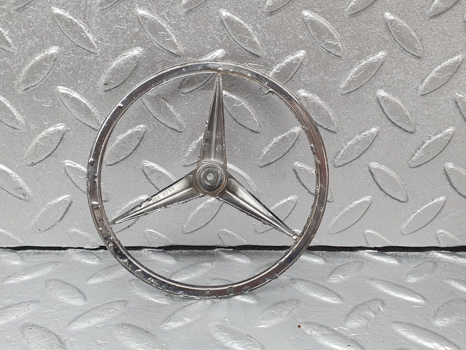 43381 Mercedes-Benz W108 280SE Trunk Lid Badge Emblem 1117585158