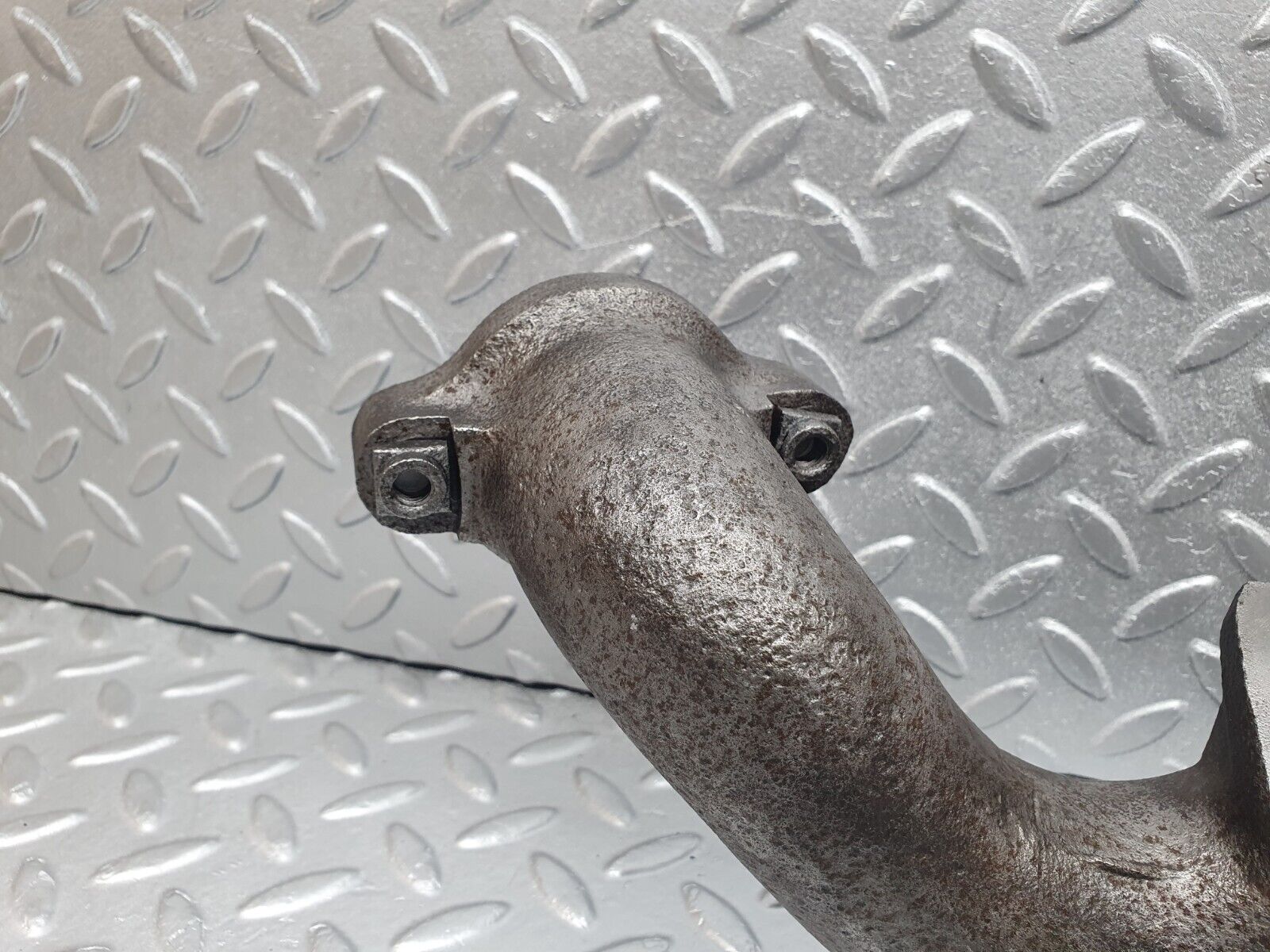 43604 Mercedes-Benz C126 380SEC Coupe Exhaust Manifold Right Side 1161420702