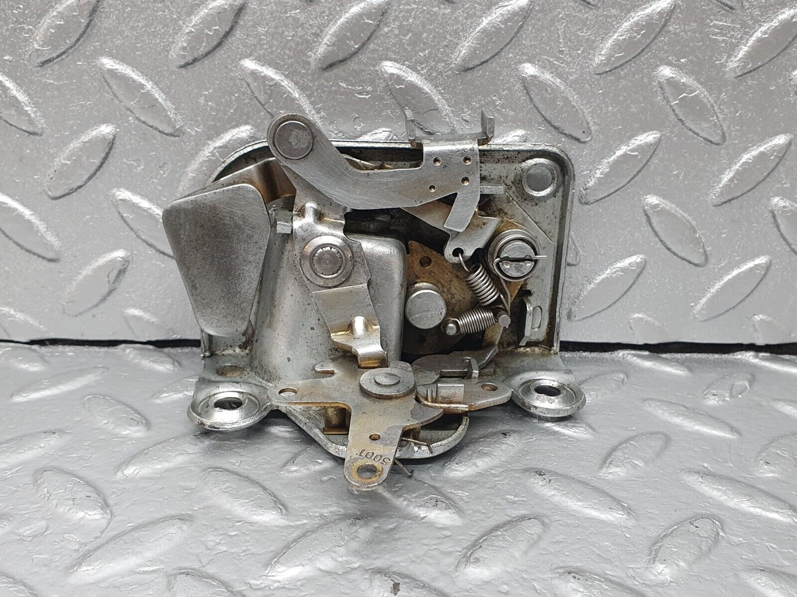 43128 Mercedes-Benz W108 280SE Front Left Door Lock Mechanism