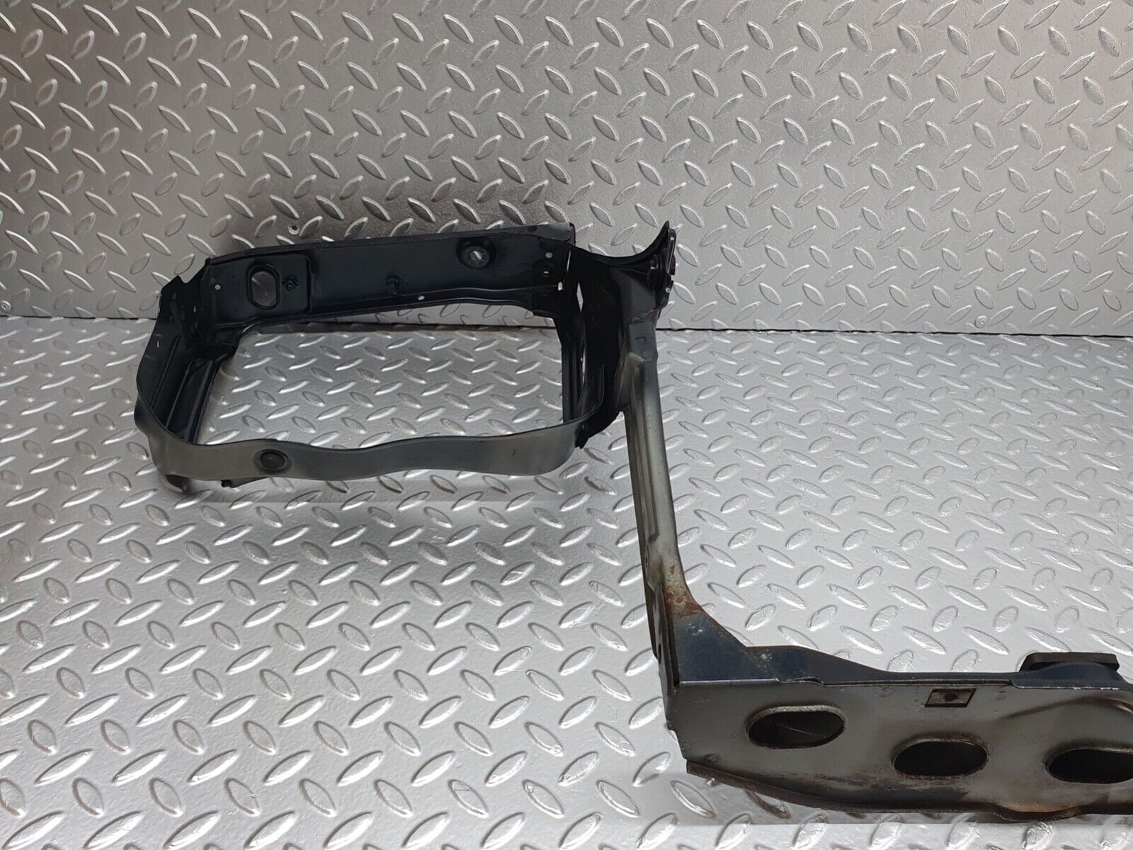 42000 Mercedes-Benz W202 C200 Front Mask Lock Carrier Panel 2028175120