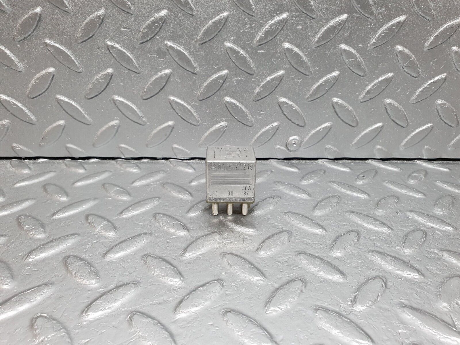 41642 Mercedes-Benz W124 200E Multi Purpose Relay 0015420219