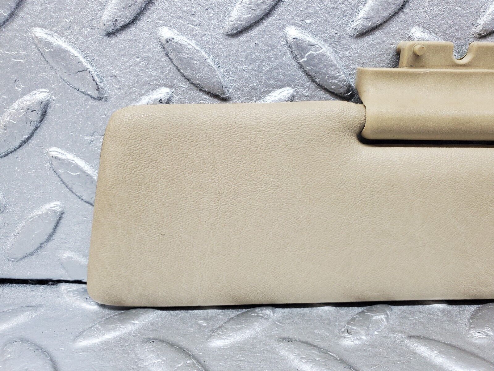 45593 Mercedes-Benz W126 420SE Middle Sun Visor Beige