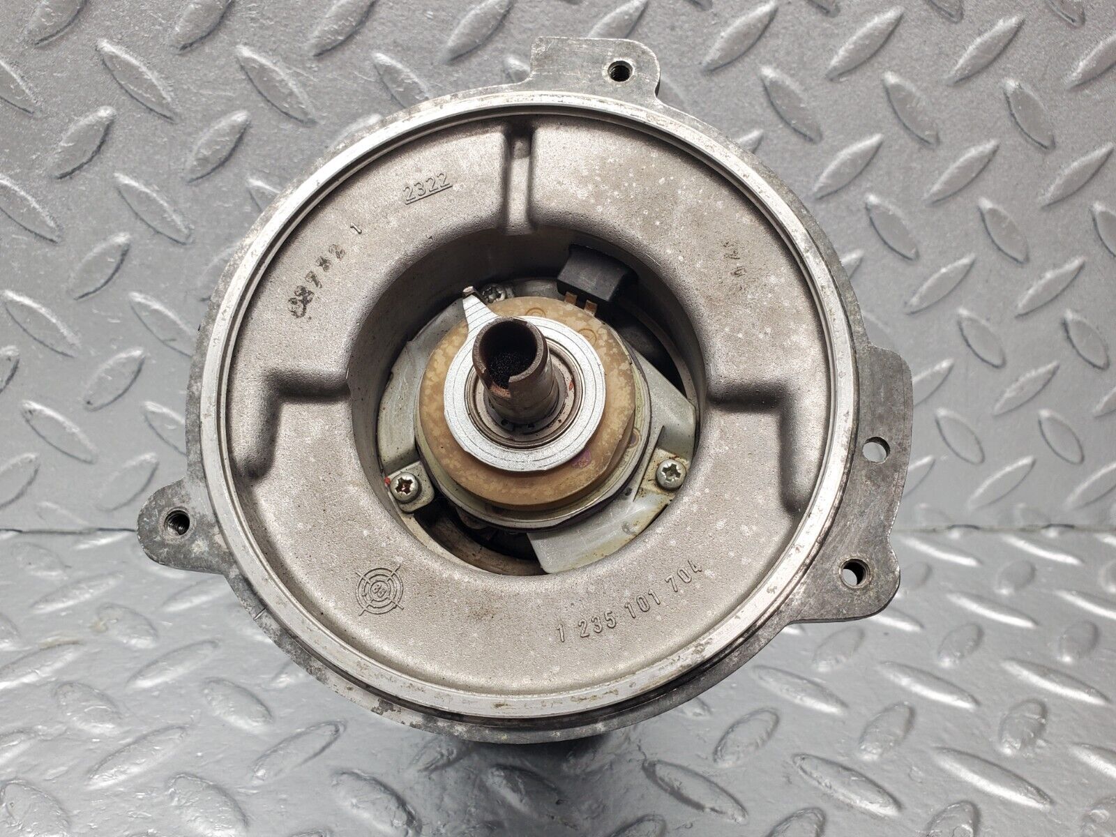 46031 Mercedes-Benz W126 420SE Ignition Distributor Bosch 0031584401 0237505009