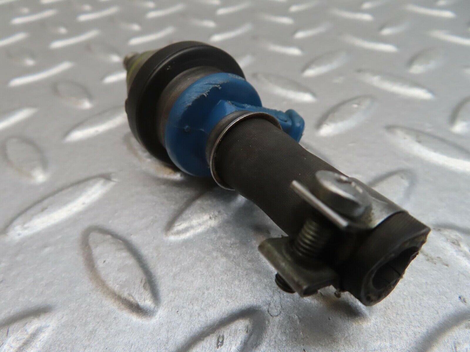 13750 Mercedes-Benz R107 450SL  Fuel Injector Bosch 0280150036