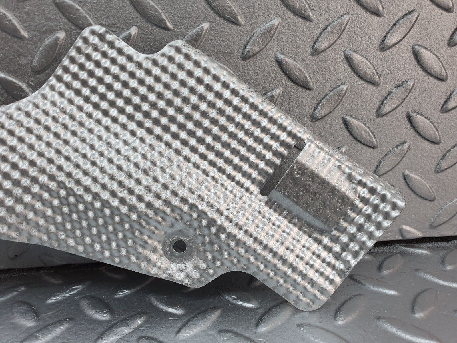 41892 Mercedes-Benz W202 C200 Exhaust Heat Shield