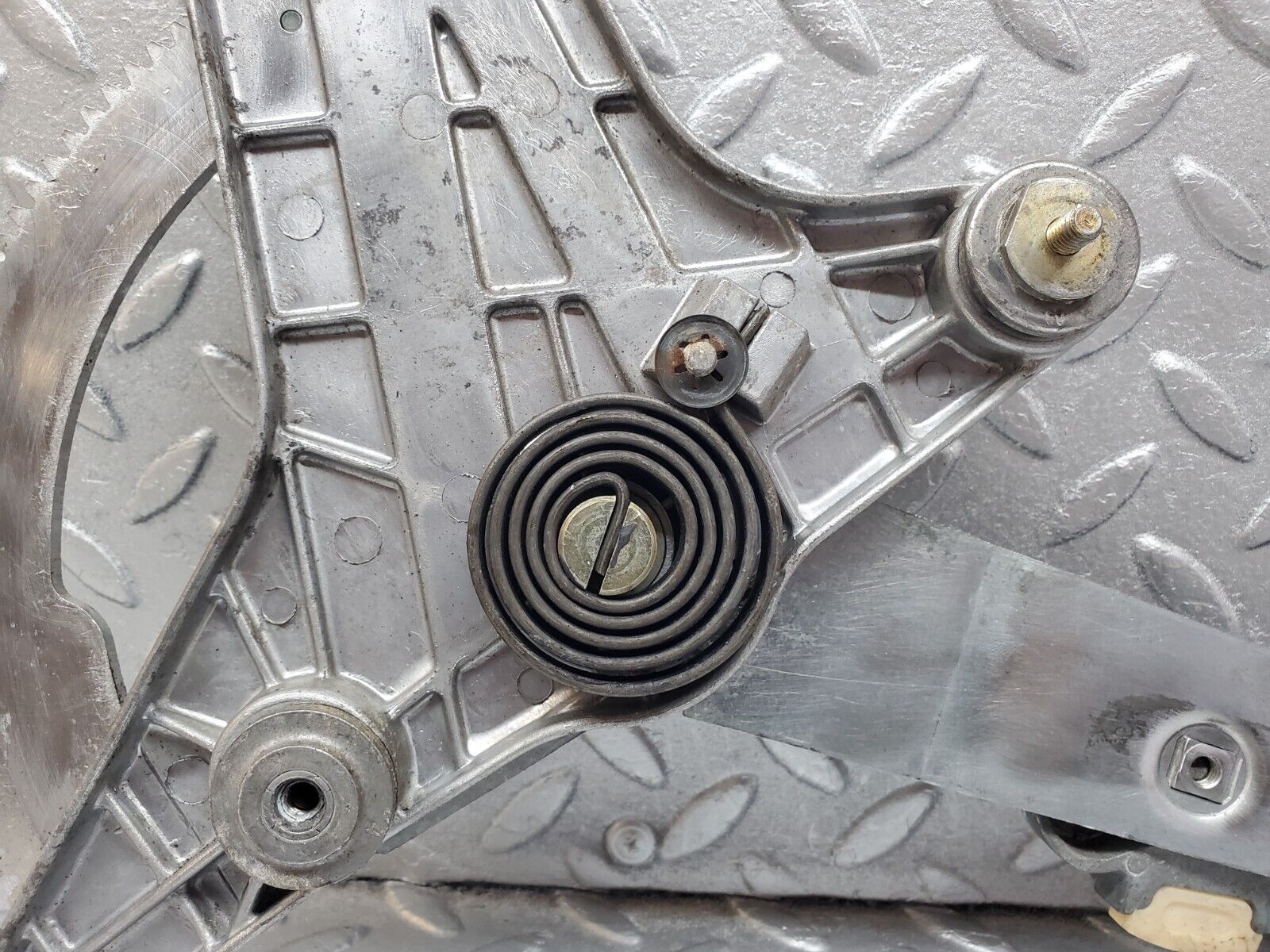 45711 Mercedes-Benz W126 420SE Rear Left Power Window Regulator 1267350111