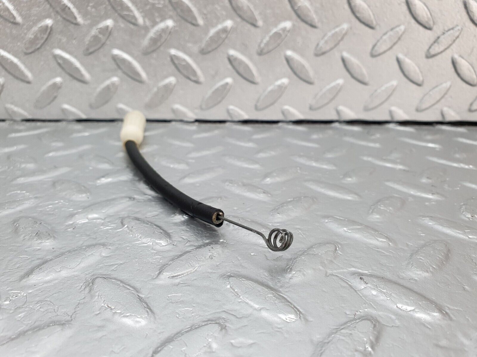 43764 Mercedes-Benz C126 380SEC Coupe Heater Control Cable 1268301131