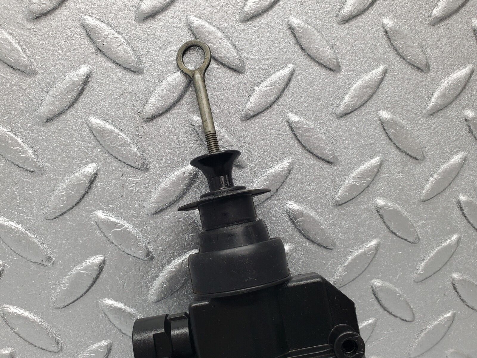 46939 Mercedes-Benz R129 320SL Coupe Right Door Lock Vacuum Actuator