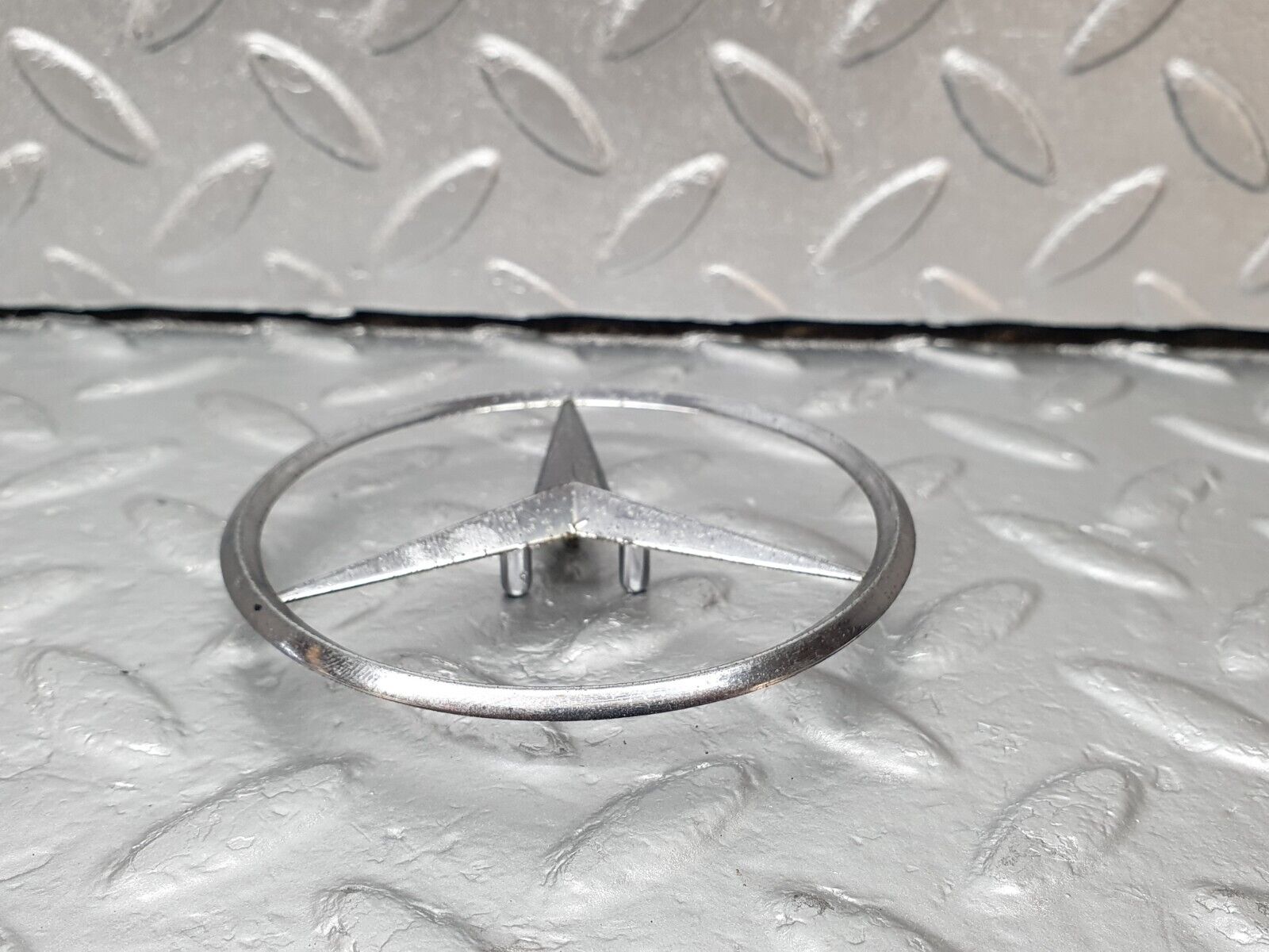 42540 Mercedes-Benz R129 320SL Coupe Trunk Badge Emblem