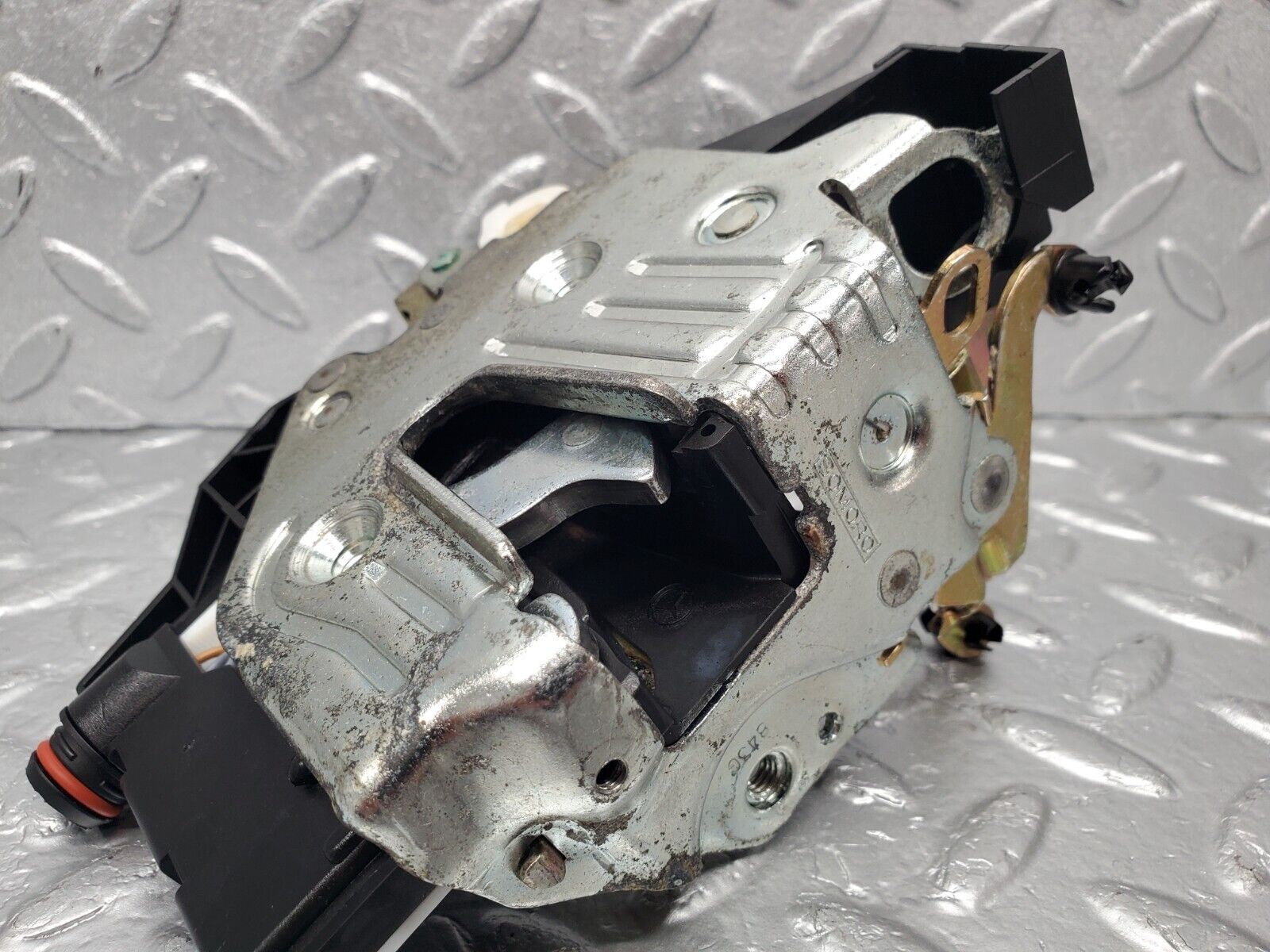 46750 Mercedes-Benz R129 320SL Coupe Left Door Lock Mechanism