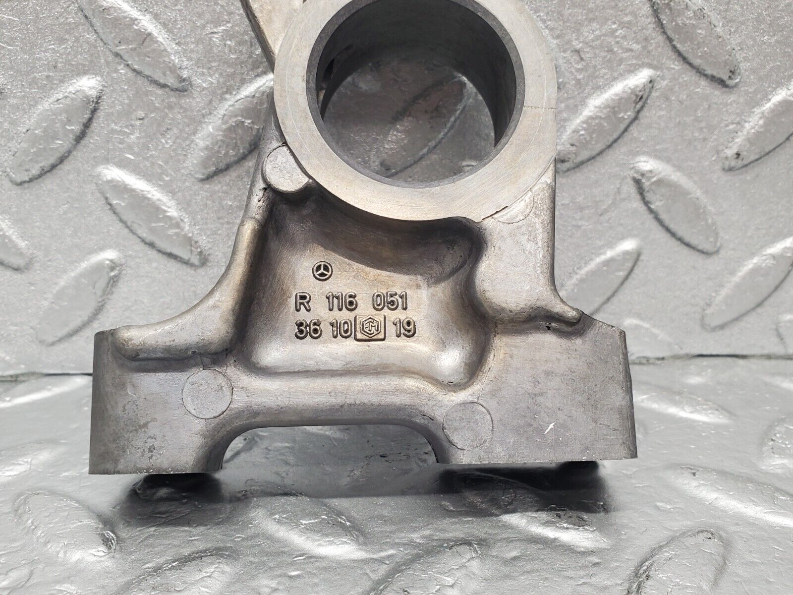 46260 Mercedes-Benz W126 420SE Camshaft Tower Bearing 1160513610