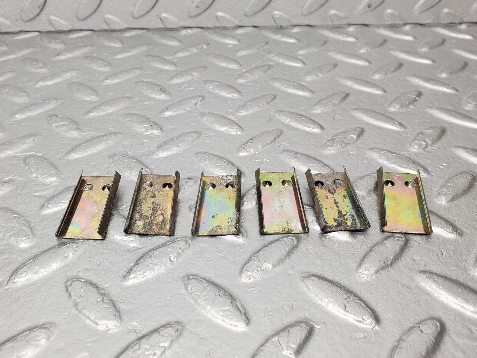 46080 Mercedes-Benz S123 200T Wagon Heater Box Blower Housing Clips