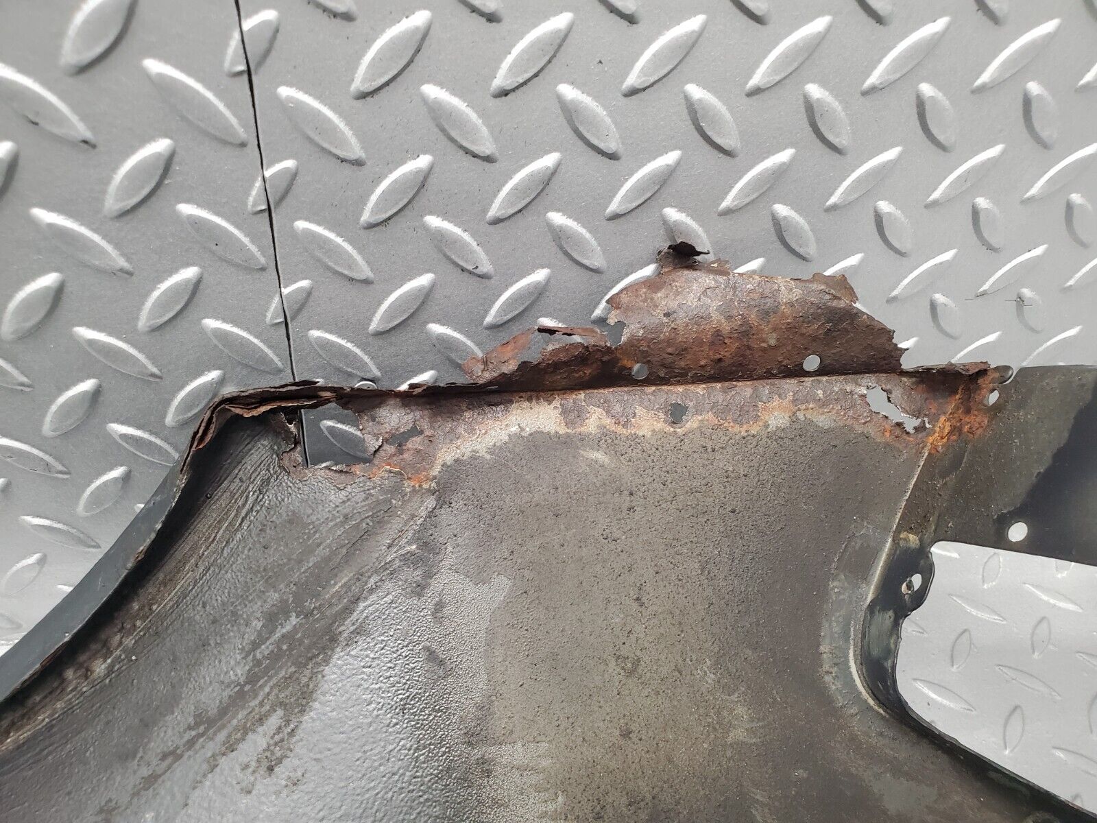 46126 Mercedes-Benz R129 Front Right Wing Fender