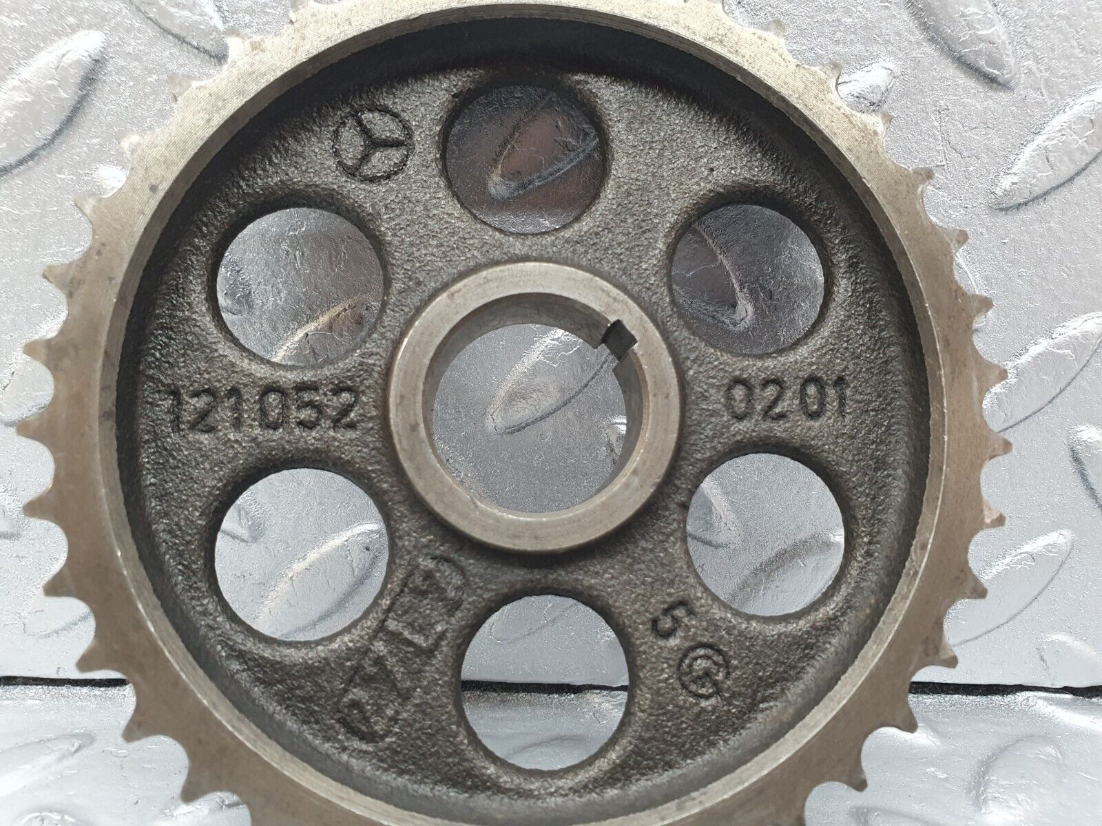 43292 Mercedes-Benz W108 280SE Camshaft Timing Gear 1210520201