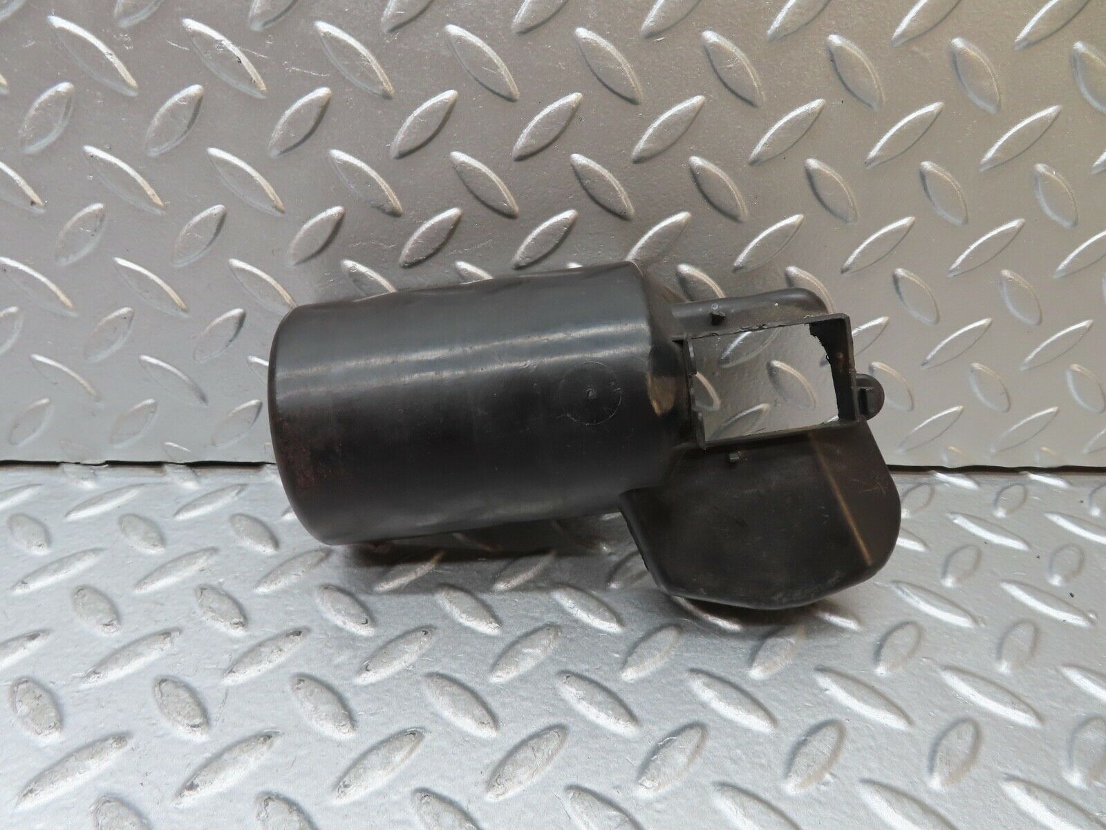 20577 Mercedes-Benz R107 450SL Wiper Motor Cover 1390591012