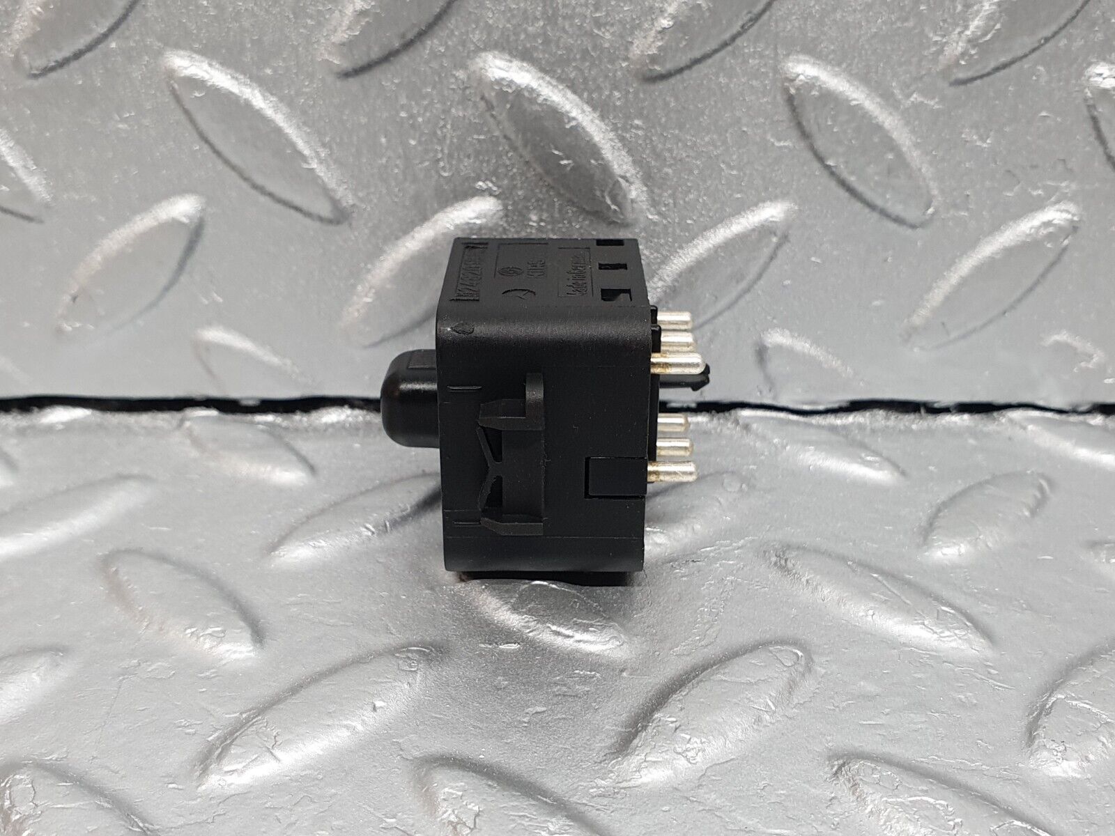 41651 Mercedes-Benz W124 200E Electric Mirror Adjust Switch 1248201810