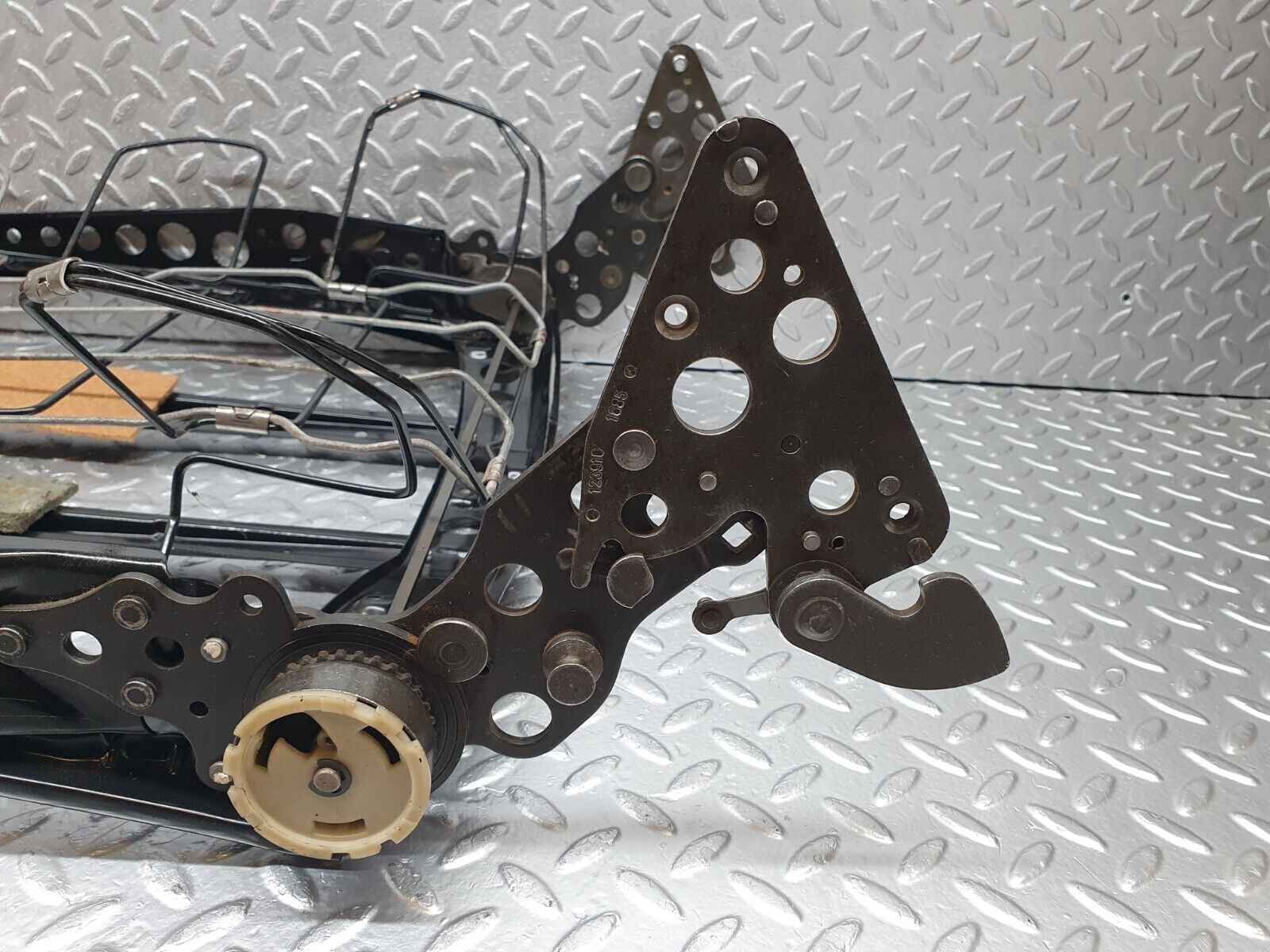 43947 Mercedes-Benz C123 230CE Coupe Front Right Seat Backrest