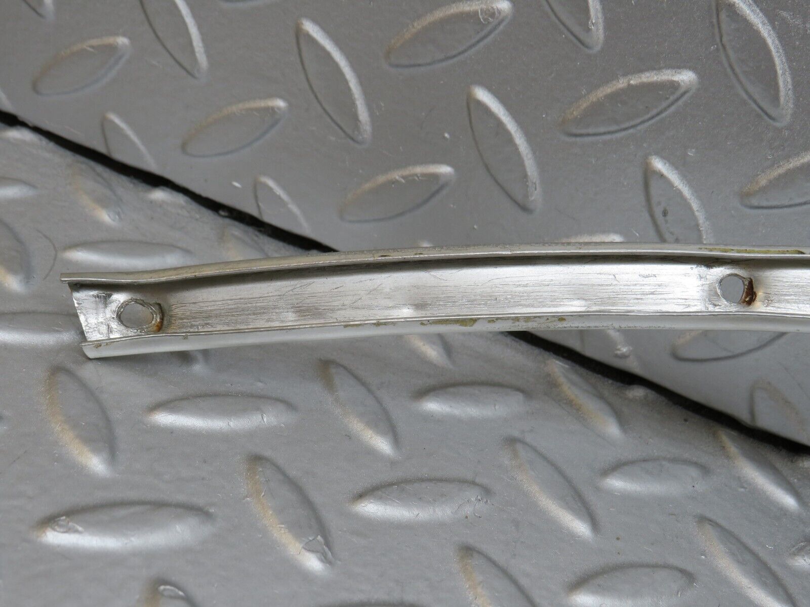 35623 Mercedes-Benz R107 280SL Hardtop Interior Roof Chrome