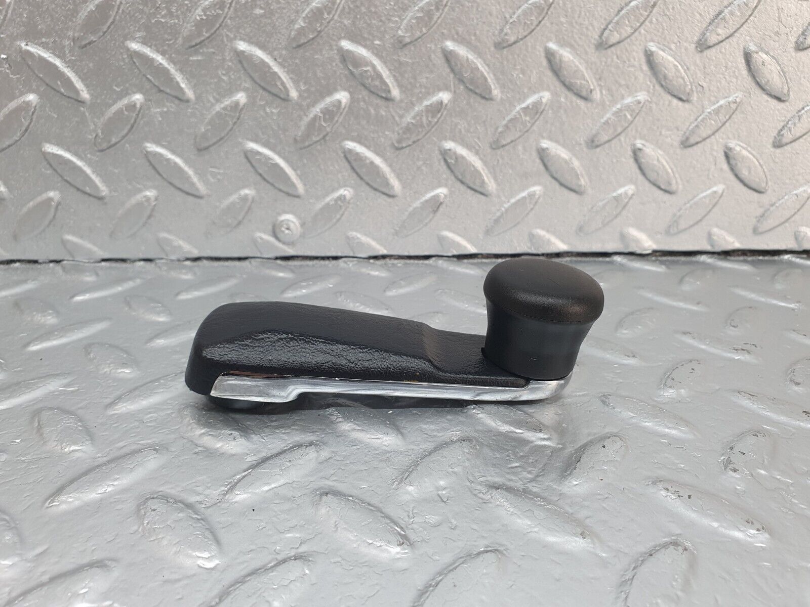 42894 Mercedes-Benz W201 190 2.0L Window Lifter Crank Handle Black