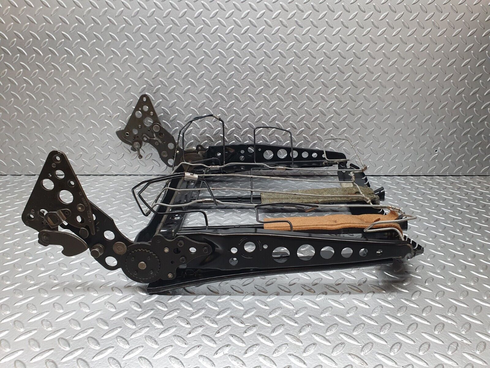 43947 Mercedes-Benz C123 230CE Coupe Front Right Seat Backrest