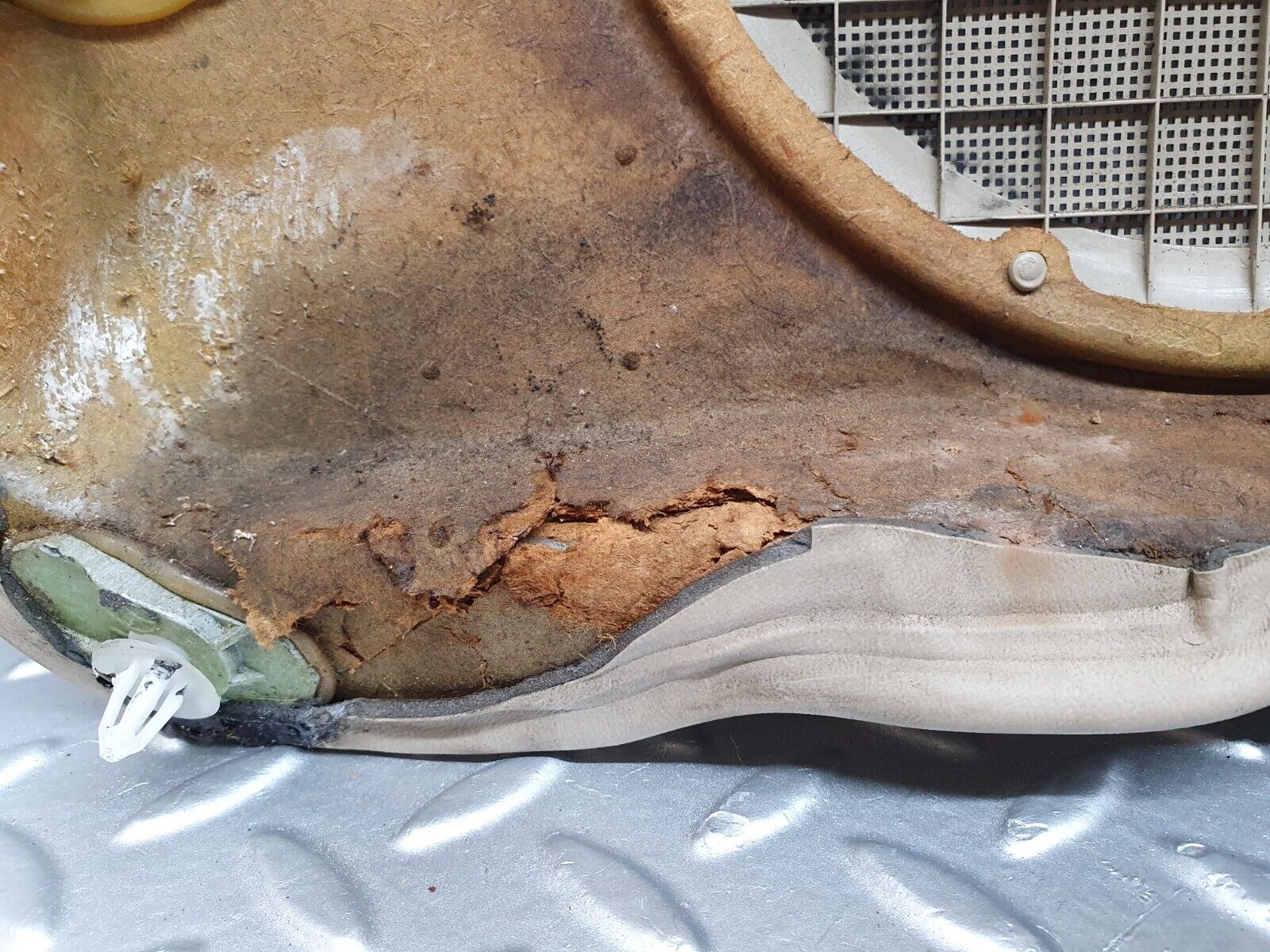 42272 Mercedes-Benz R129 320SL Coupe Front Left Door Card