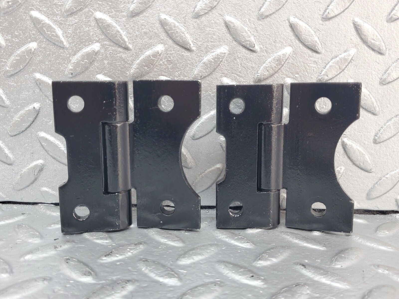 44338 Mercedes-Benz W123 280E Door Hinge Pair Left Side 1237200037