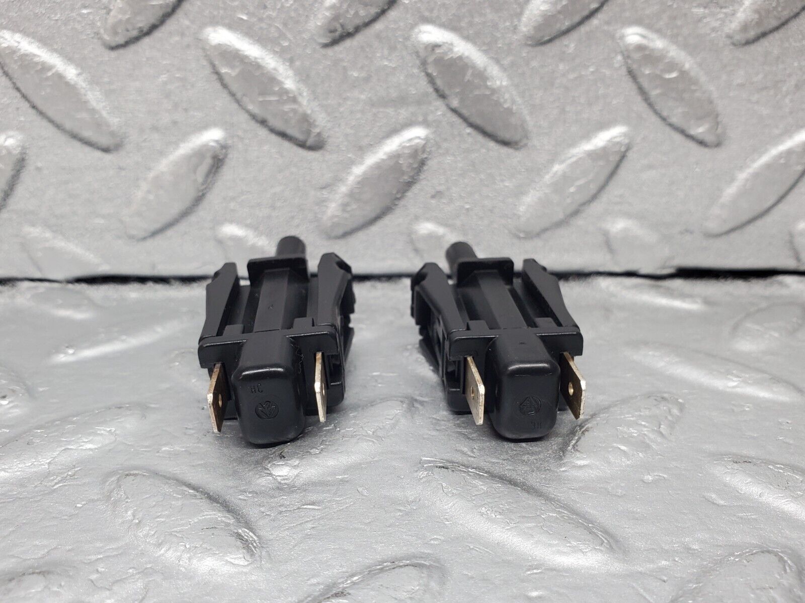 45886 Mercedes-Benz W126 420SE Door Contact Switch 2x 0015458714