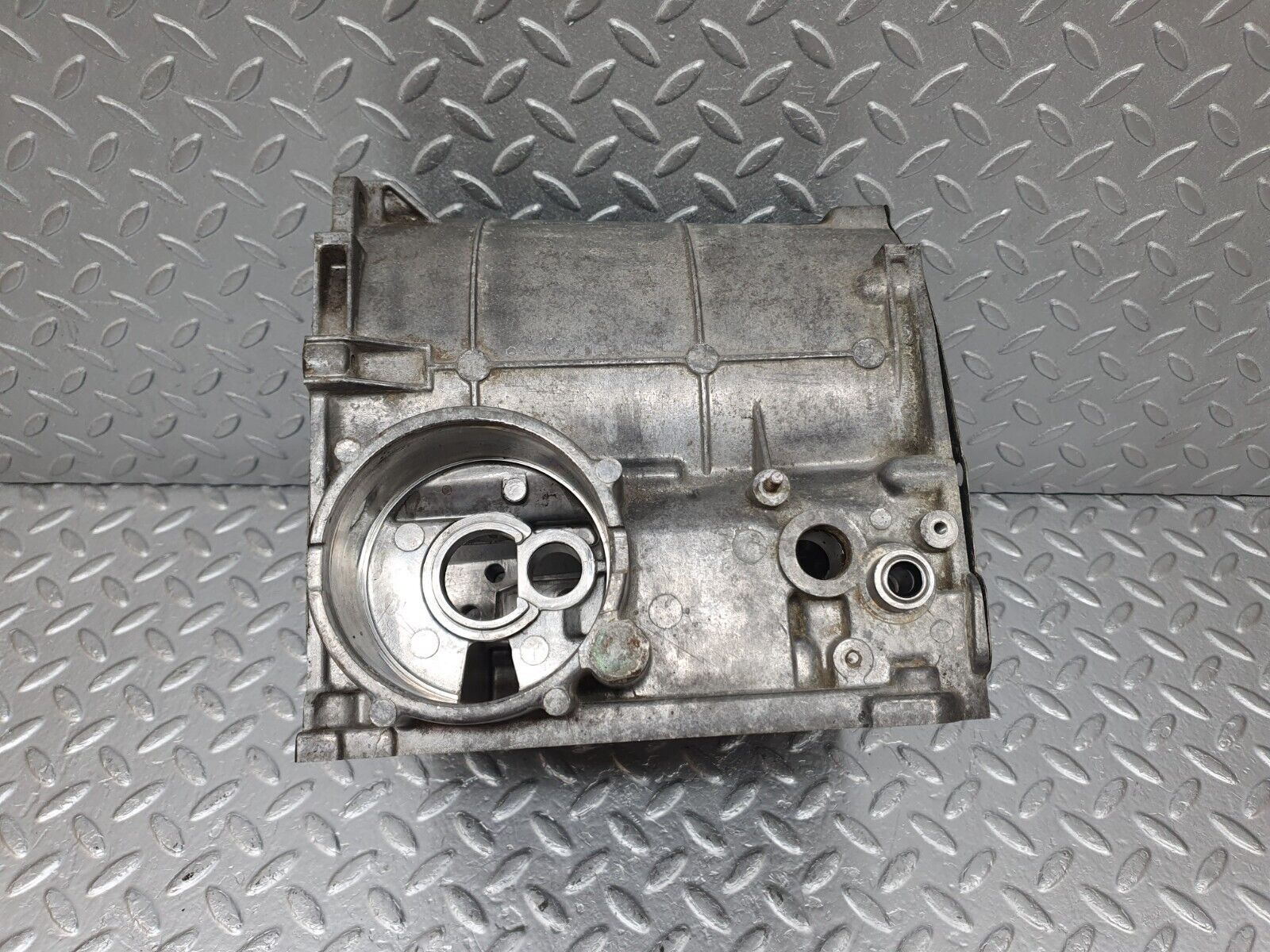 44226 Mercedes-Benz C107 350SLC Coupe Automatic Gearbox Housing 722.001 1152713101