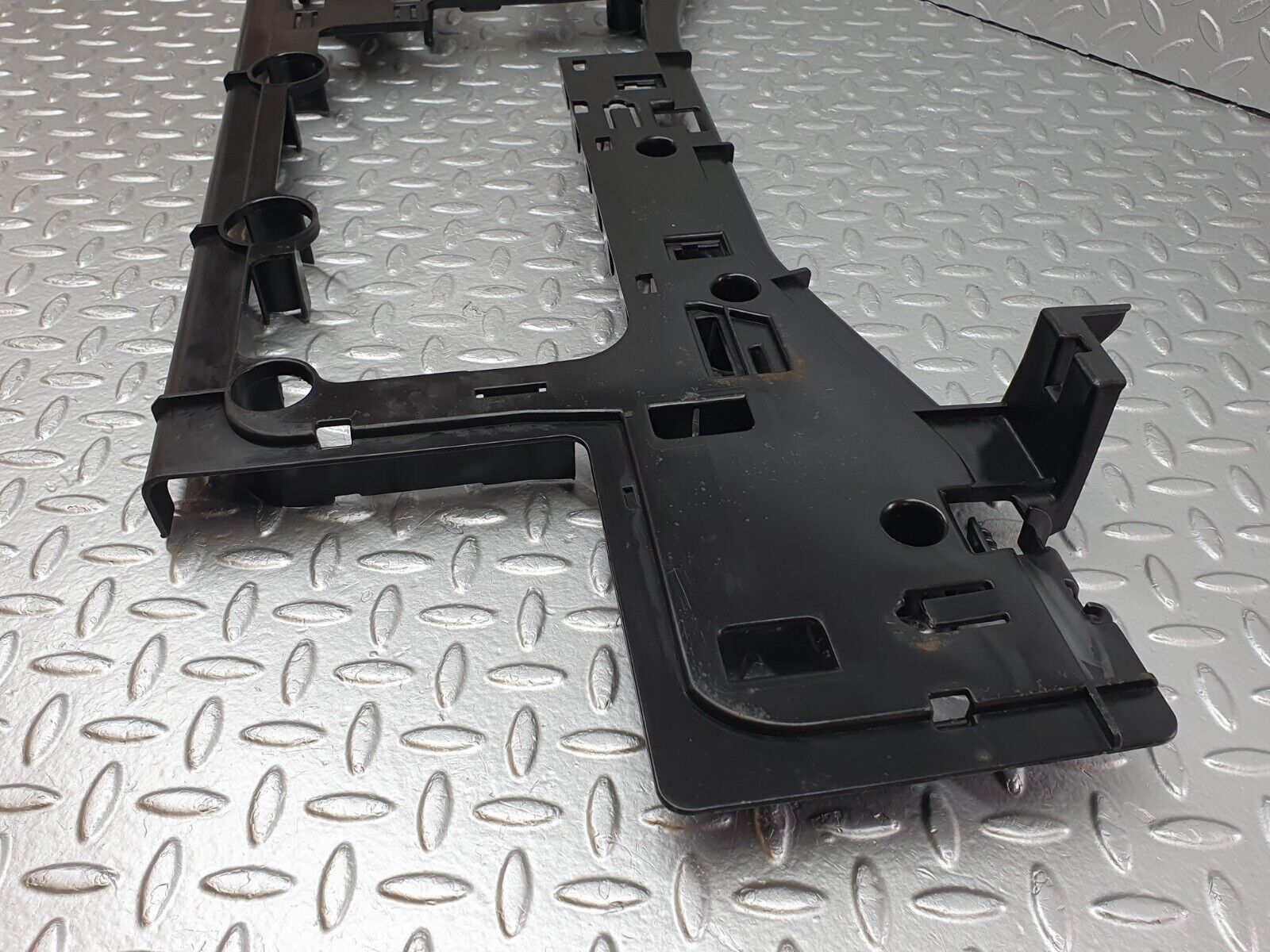 41754 Mercedes-Benz W202 C200 Rear Deck Bracket 2025457740