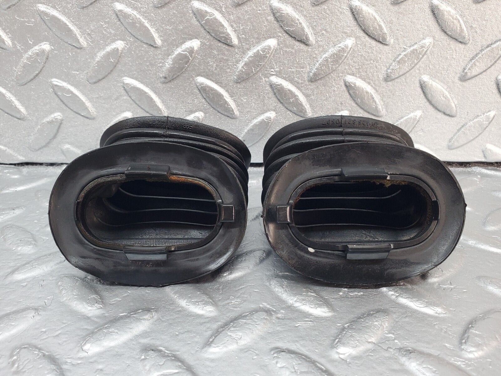 45681 Mercedes-Benz W126 420SE Rear Door Wire Protector Rubber 1268210597