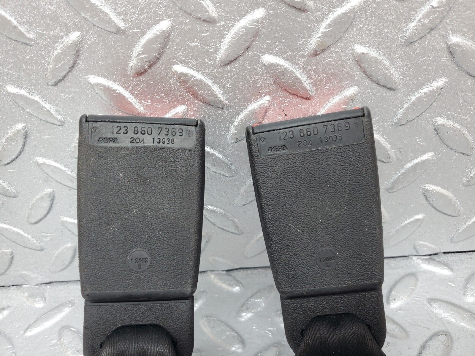 44521 Mercedes-Benz W123 280E Rear Seat Belt Set With Buckles 1268608985 1238603986 1238607369