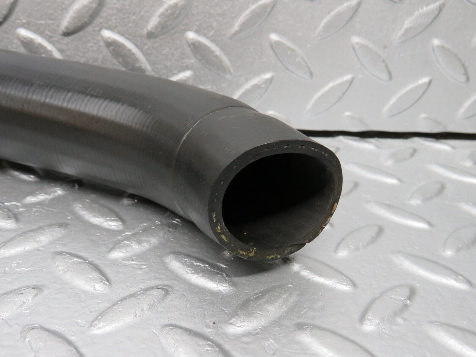 39874 Mercedes-Benz R107 350SL Radiator Hose Pipe 1165013482