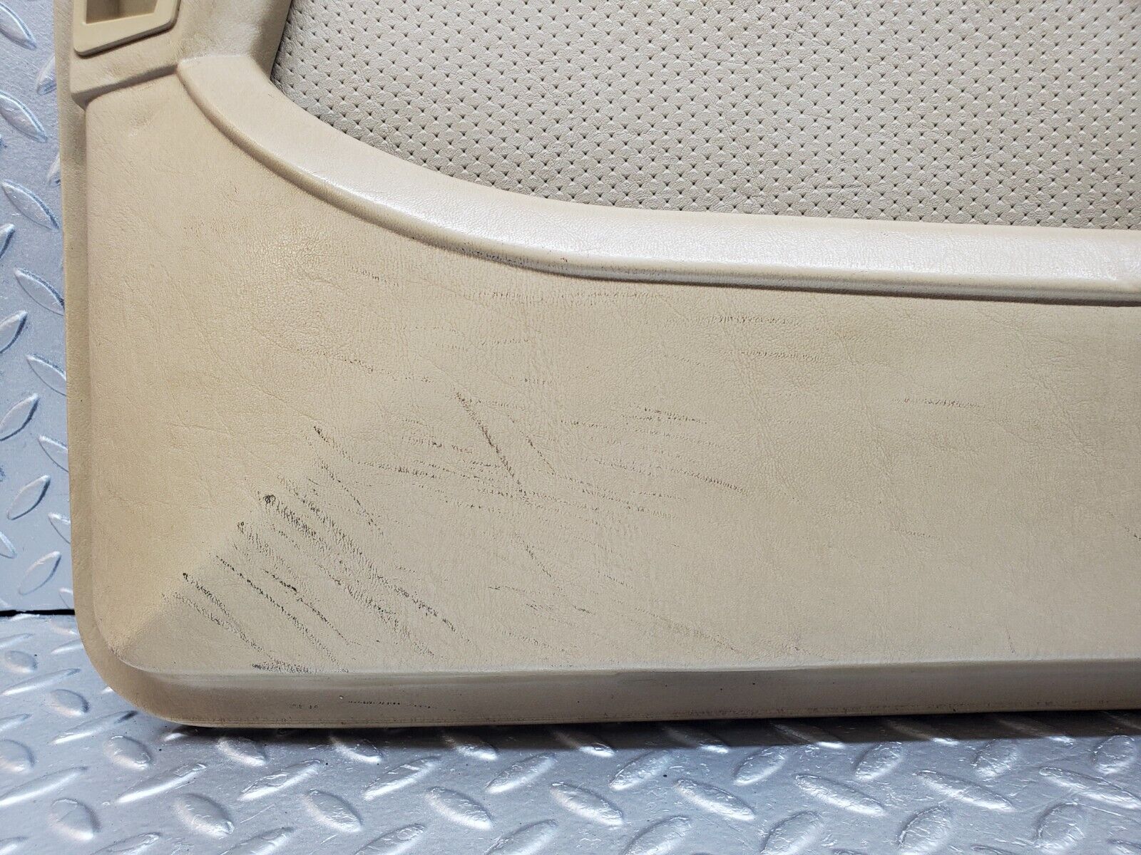 45718 Mercedes-Benz W126 420SE Front Right Door Card Beige 1267270270