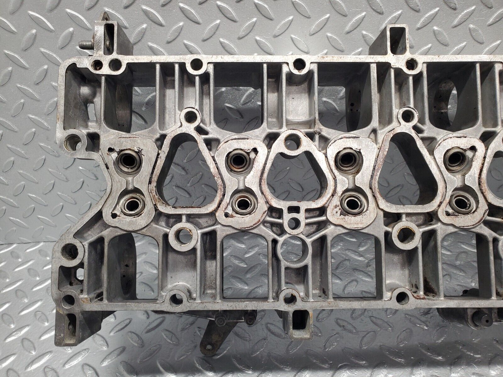 46709 Mercedes-Benz C123 280CE Coupe Camshaft Bearing Casing 1100163304