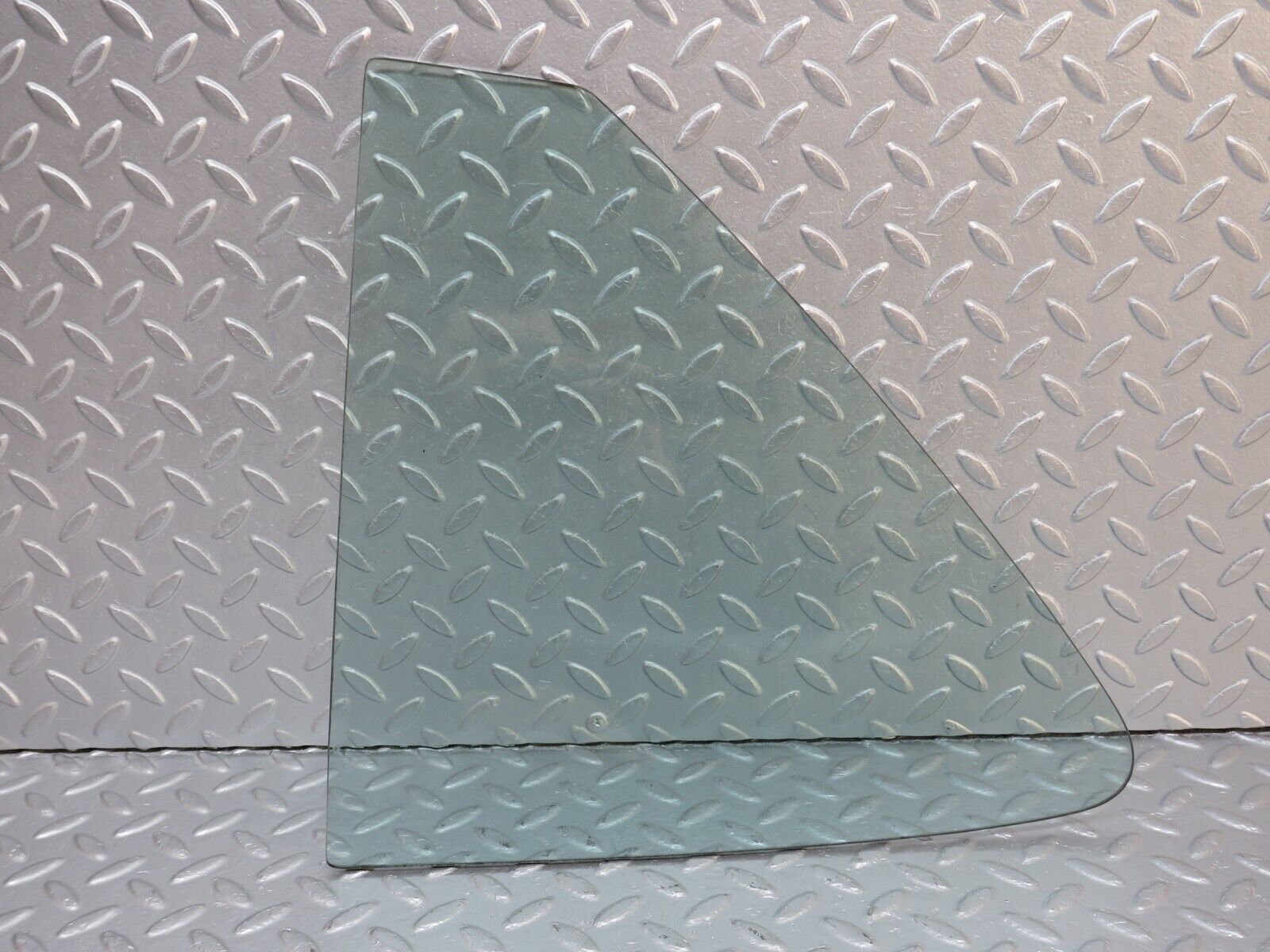 40186 Mercedes-Benz R107 Hardtop Quarter Window Glass Right Side