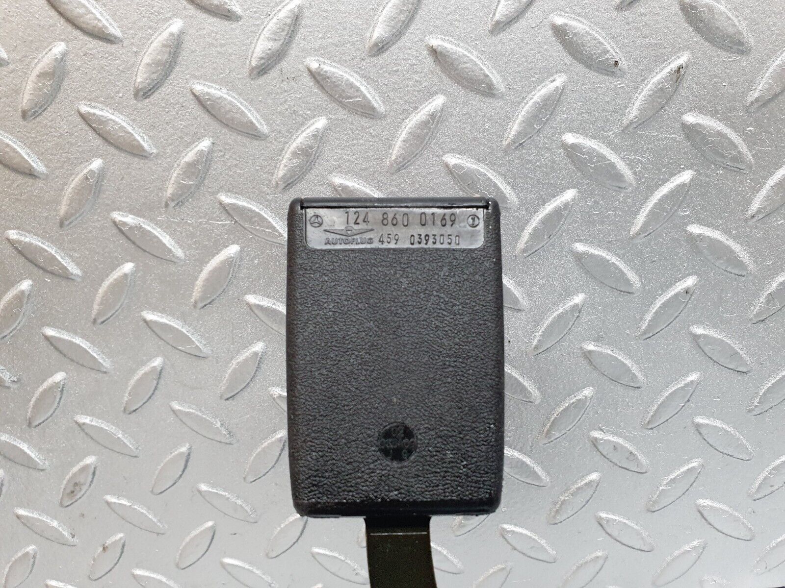 42804 Mercedes-Benz W201 190 2.0L Front Left Seat Belt With Buckle 2018606785 1248600169