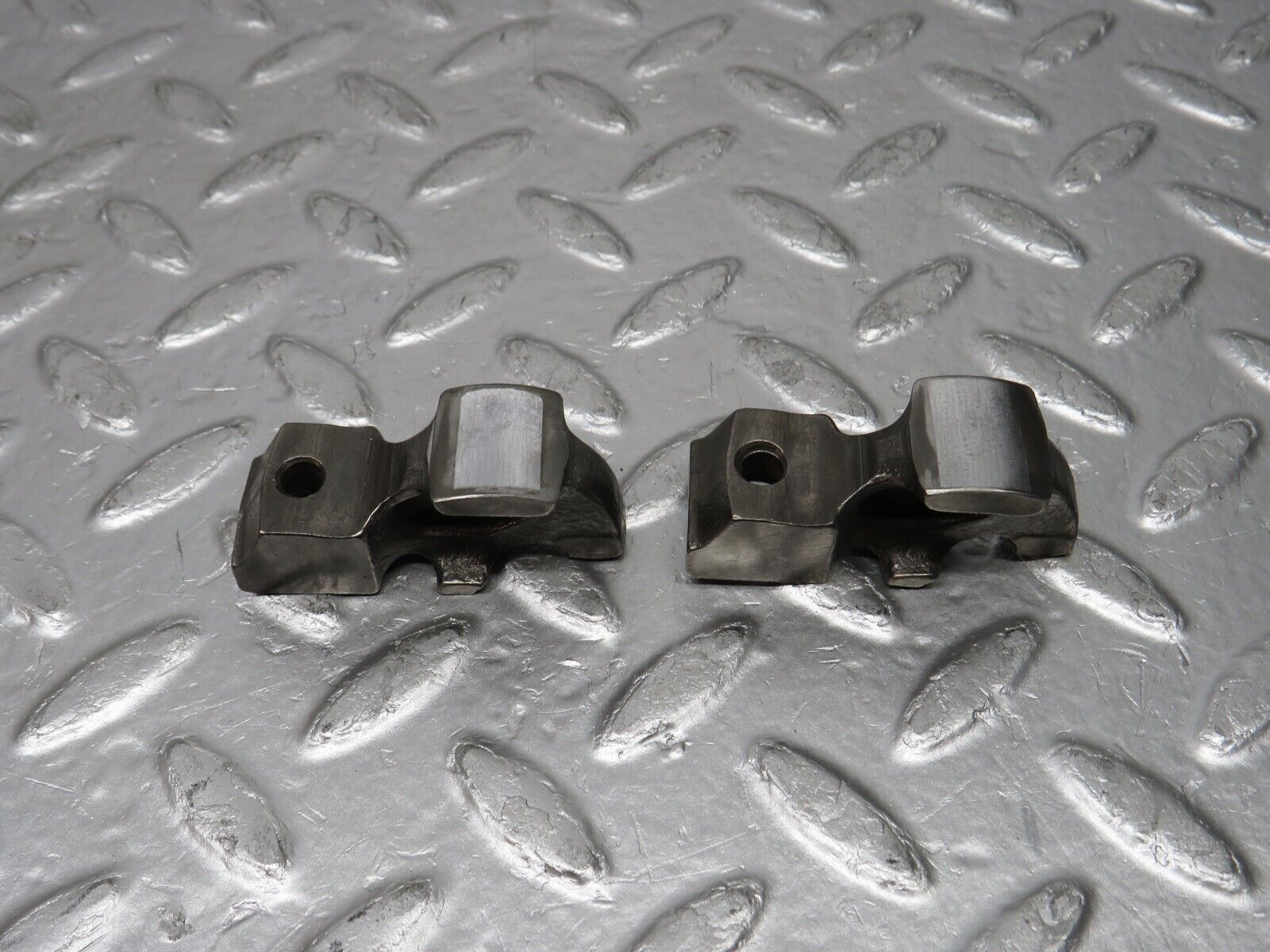 33004 Mercedes-Benz C107 R107 350 V8 Valve Rocker Arm With Spring & Tappet