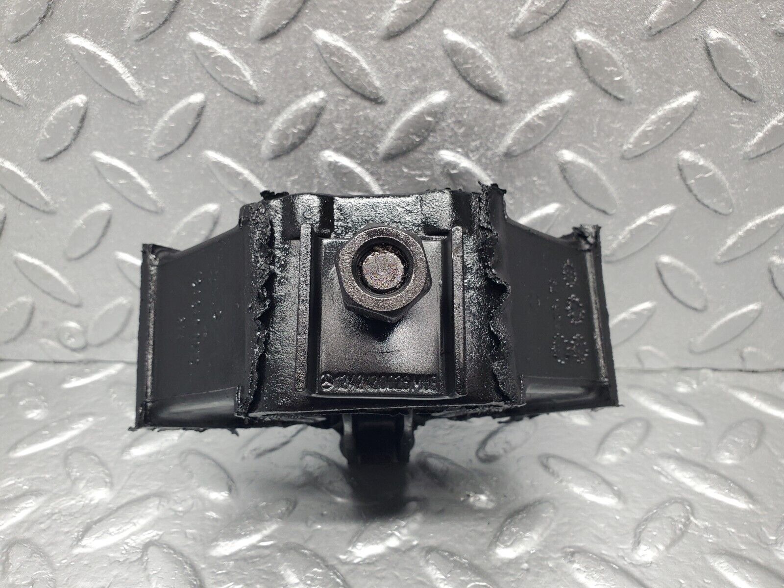 46299 Mercedes-Benz W124 280E Gearbox Rubber Mounting Bracket 1242400618