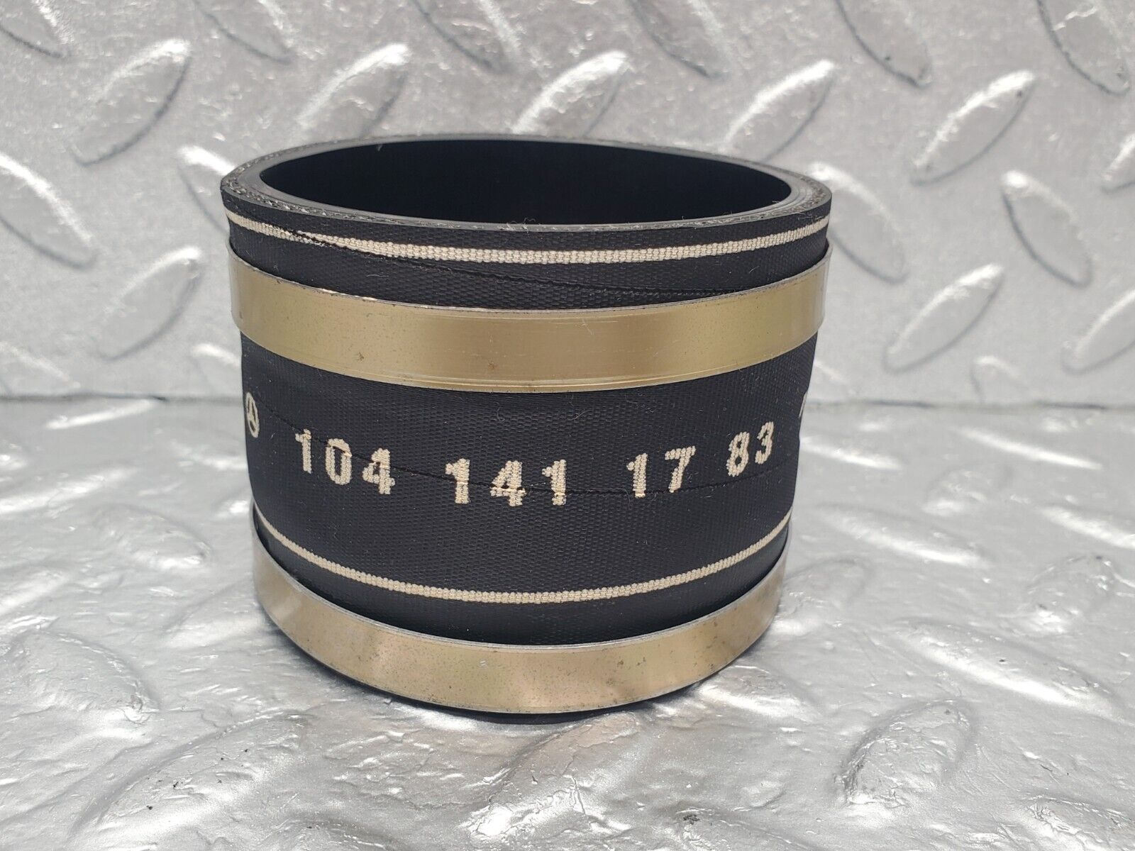 46184 Mercedes-Benz W124 280E Air Intake Manifold Hose 1041411783